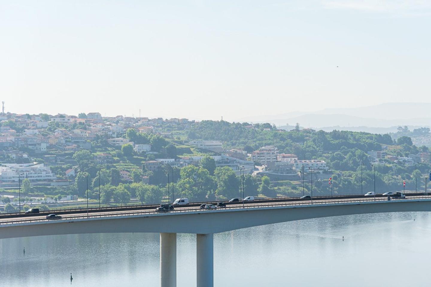 ポルトGuestready - Freixo Island - Douro Viewsアパートメント エクステリア 写真